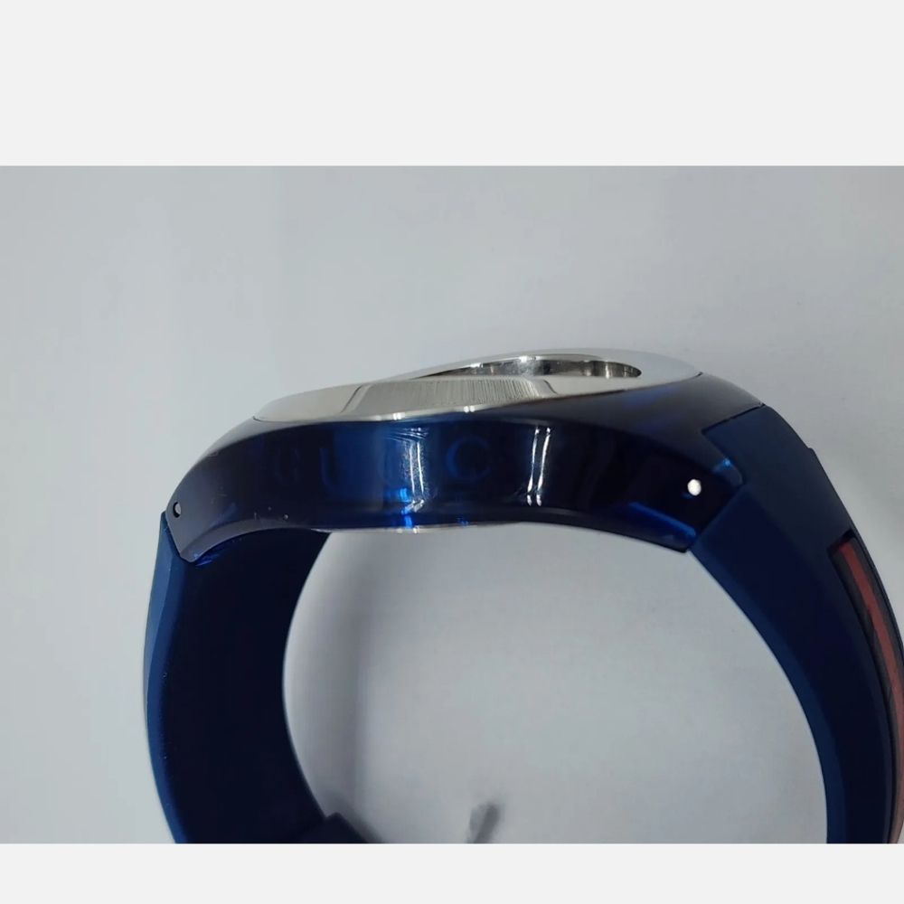 - GUCCI ELECTRIC BLUE WATCH ⌚️ 💙 - Picture 7 of 9